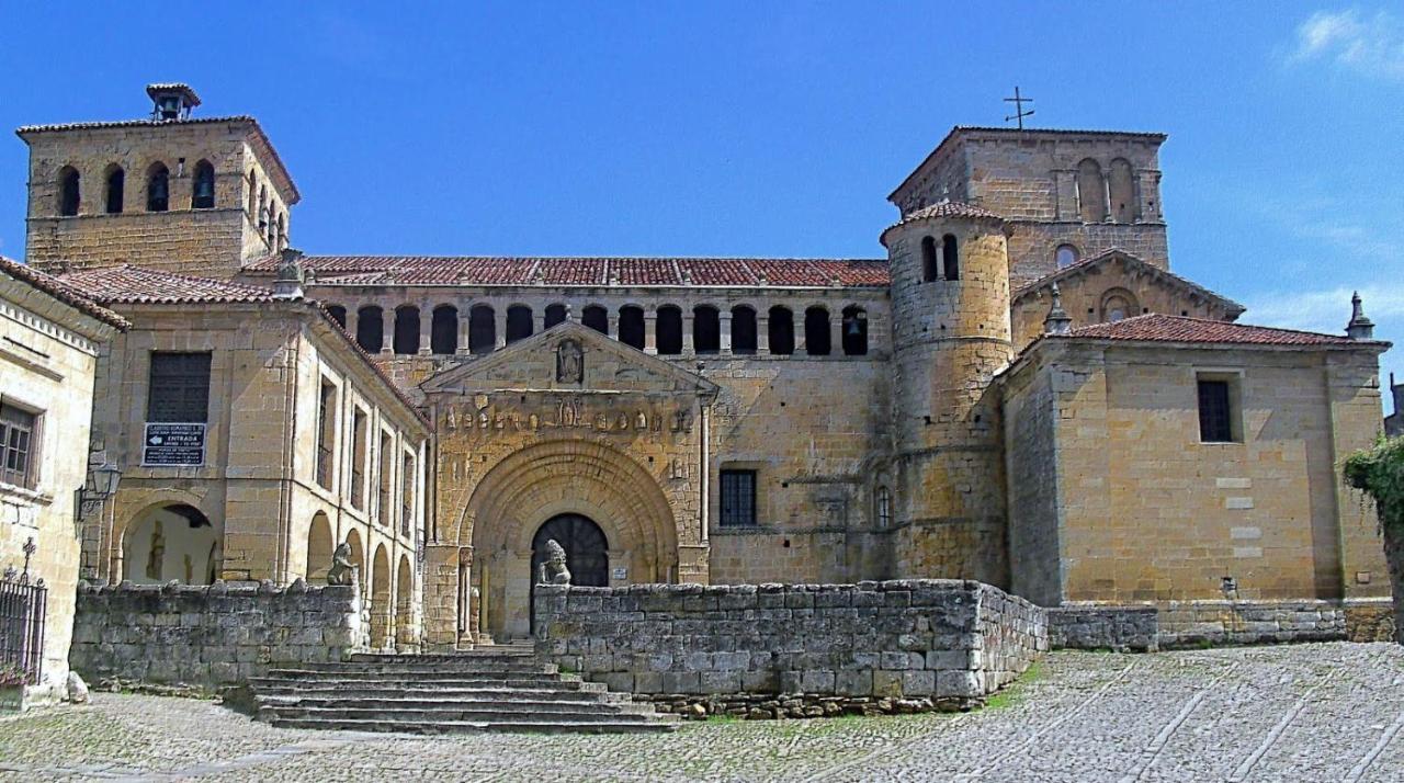 Posada Adela Santillana del Mar Esterno foto